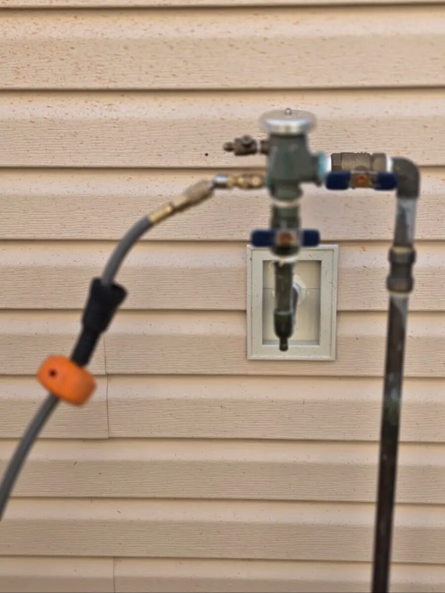 Compressor line connected at the backflow to clear every zone of water before winter.